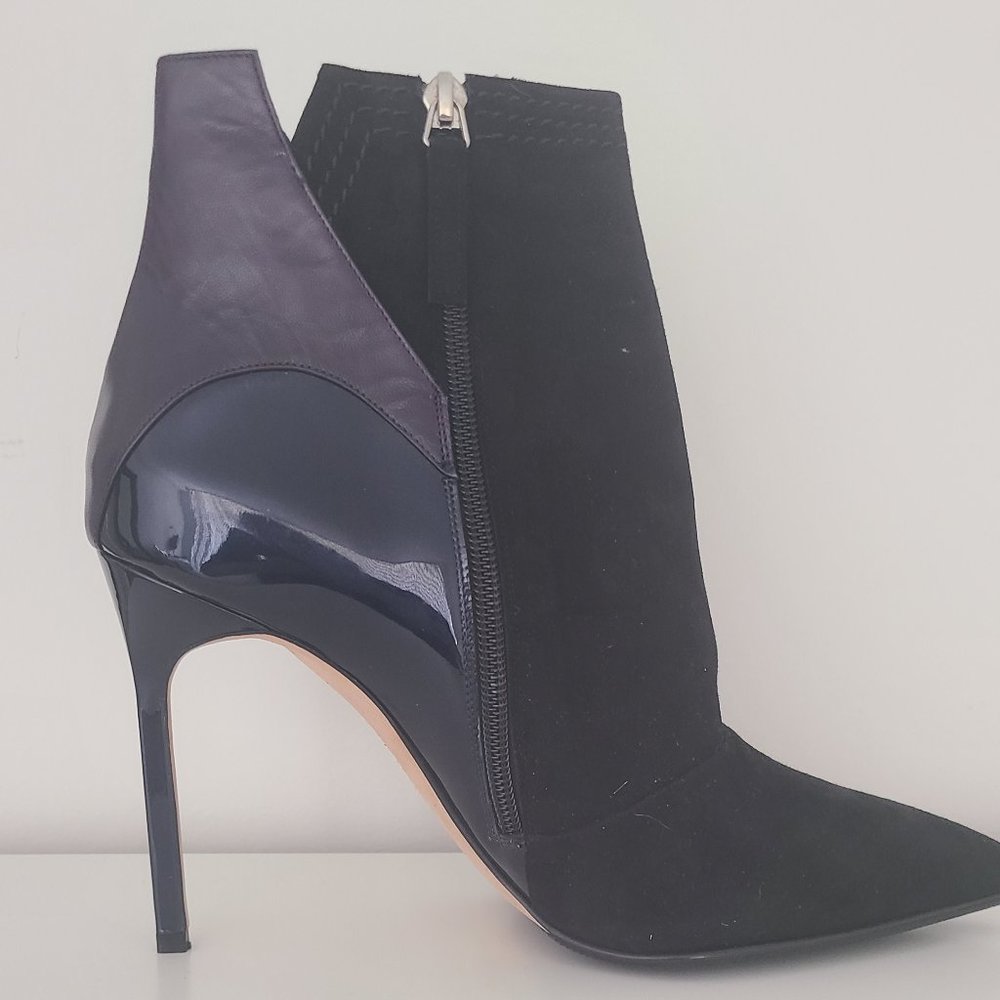 Manolo Blahnik, size 39 1/2, black/purple ankle boots